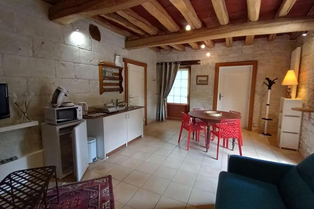 Le Logis De La Tour Loudun Exterior foto