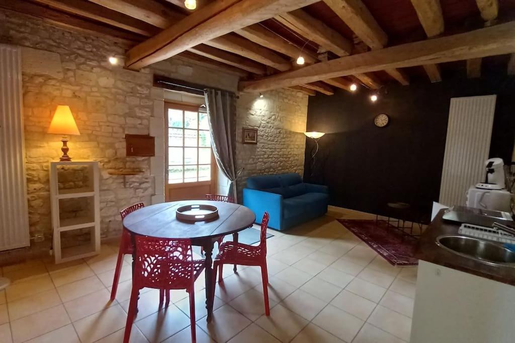 Le Logis De La Tour Loudun Exterior foto